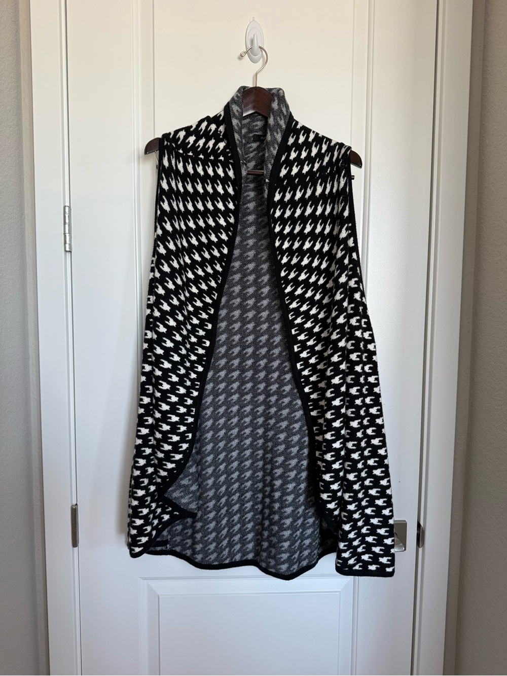 RUTI Black & White Houndstooth Open Front Draped Duster Sweater Vest O/S